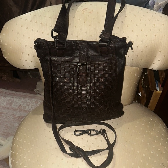 Elegant Brown Woven Leather Shoulder Bag - Picture 4 of 15
